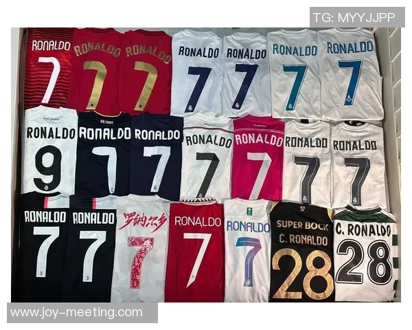 香港60岁足球明星回顾与成就盘点，传奇球员的辉煌岁月与影响力分析